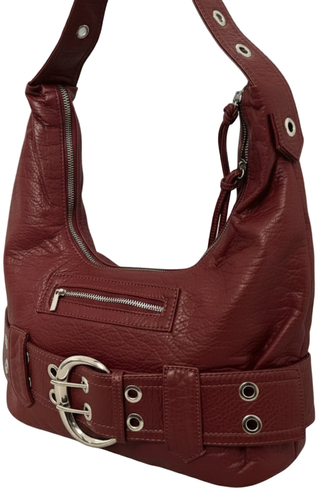 BOLSO HOBO ESTILO BIKER CON HEBILLA