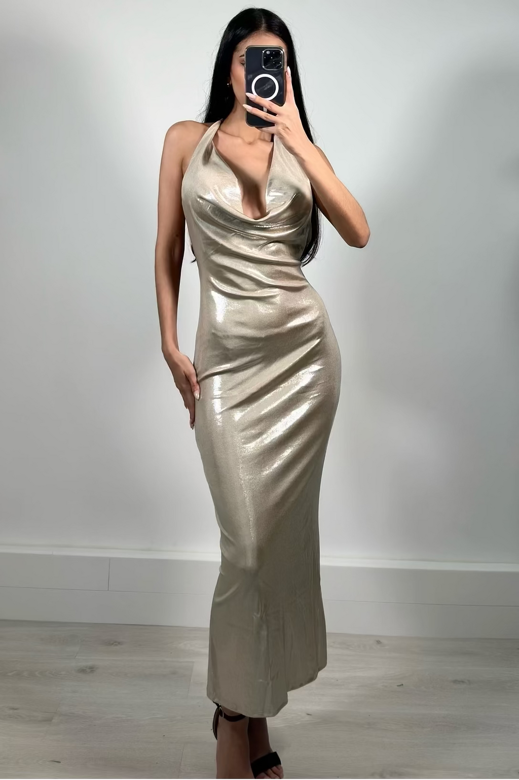 VESTIDO CASCADA CHAMPAGNE