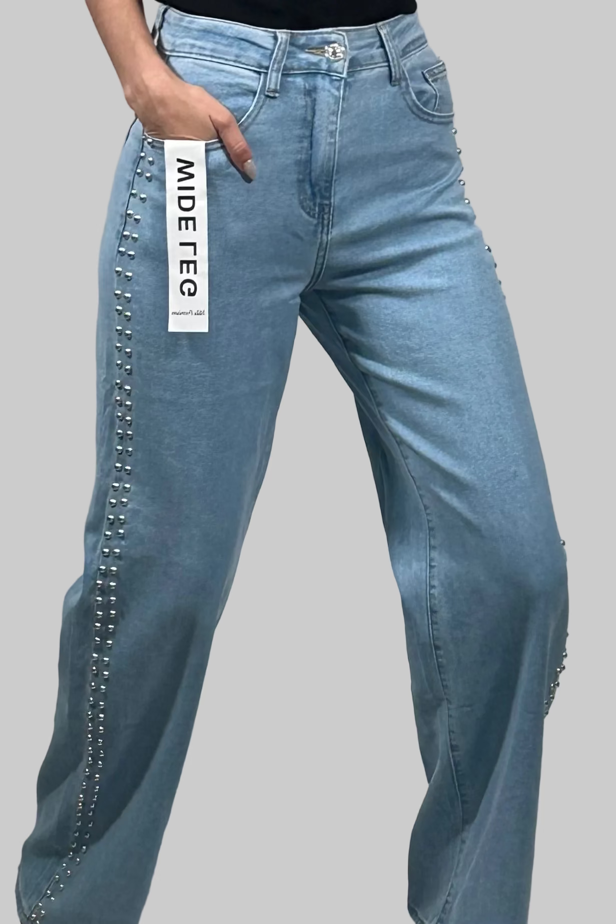 JEANS TACHUELAS TIRO MEDIO