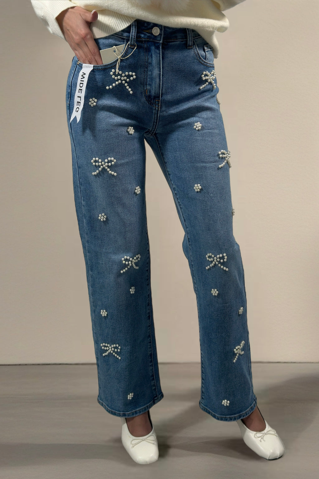 JEANS WIDE LEG BORDADO PERLAS TIRO MEDIO