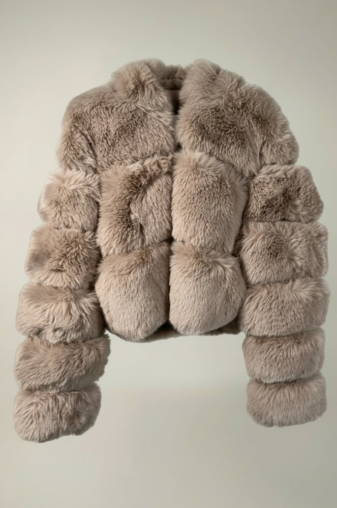 ABRIGO CROPPED ACOLCHADO DE PELO SINTÉTICO